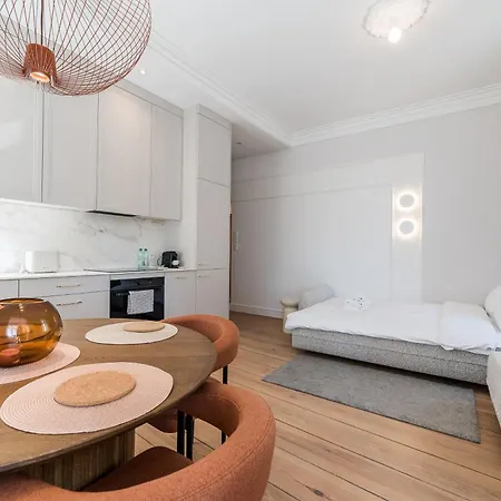 Zielona Harmony By Bookinghost * Poznań